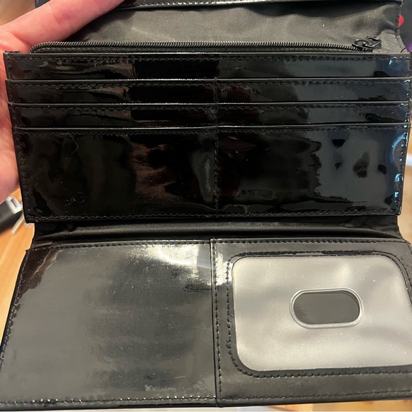 Hello Kitty Wallet - Picture 3 of 6